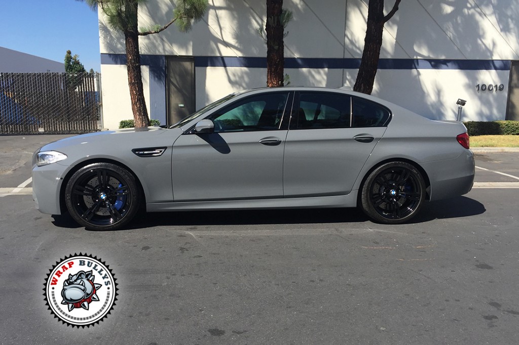 BMW M5 Avery Gloss Dark Gray Wrap Gardena