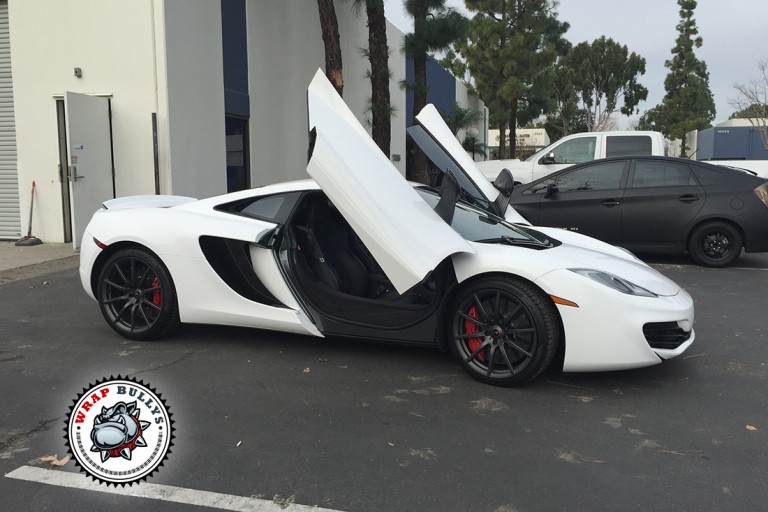 McLaren 3M Gloss White Wrap Gardena