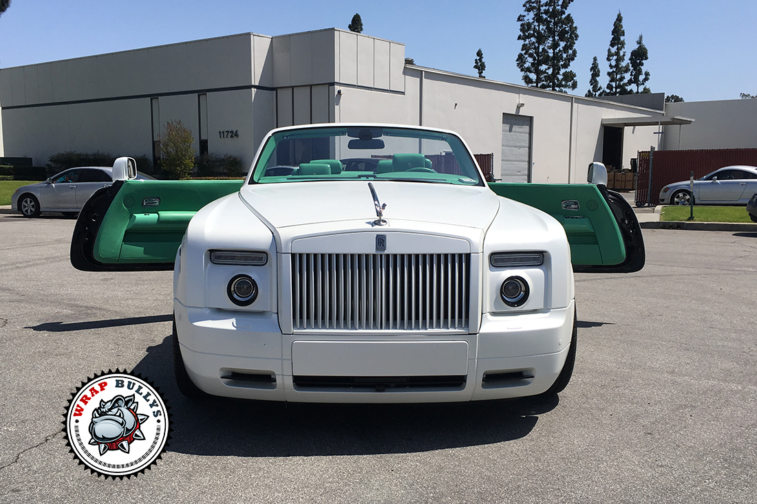 Regal Refinement: Avery Satin Pearl White Adorns the Rolls Royce Phantom Drophead